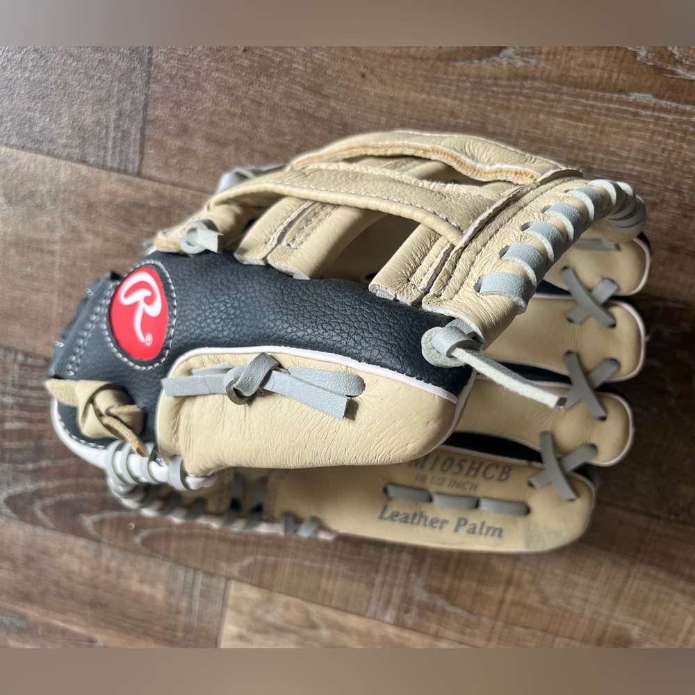 Youth Rawlings Baseball Glove ⚾️